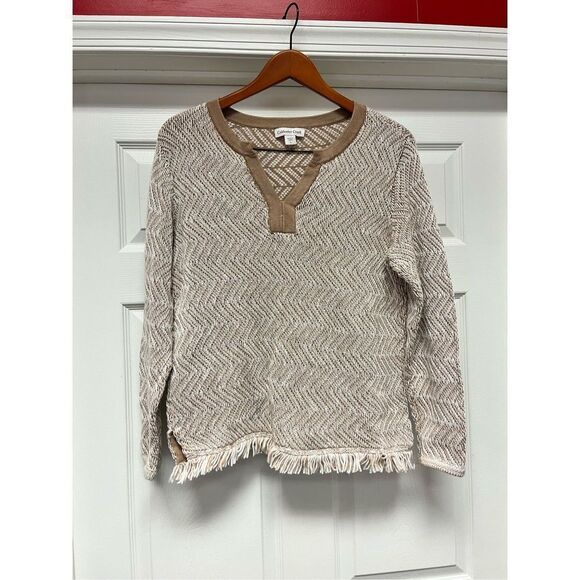 Coldwater Creek Tan & White V-Neck Fringe Hem Sweater sz S EUC - Picture 1 of 7